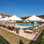 Хотел каменград хотел&спа 4*