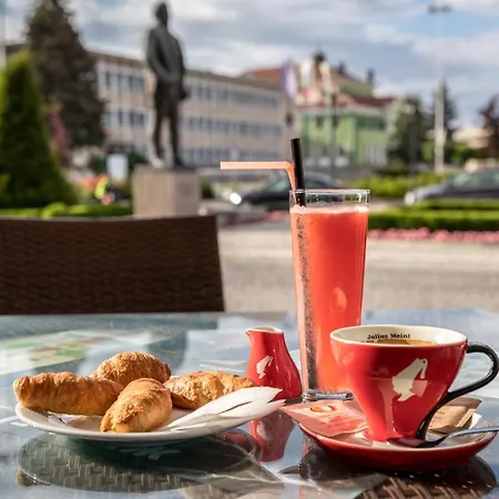 Hotel Kamengrad & 4*