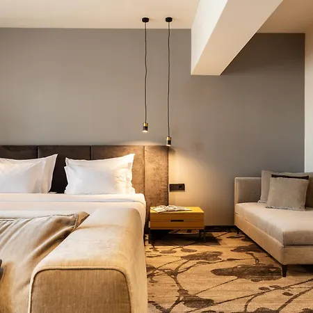 Kamengrad & 4* パナギュリシテ