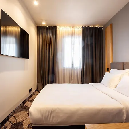 Kamengrad & 4* パナギュリシテ