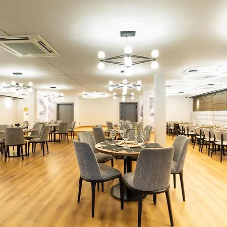 Hotel Kamengrad & 4*