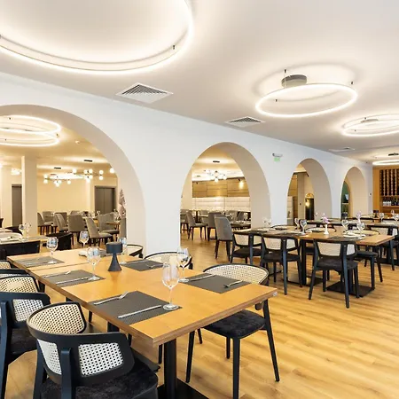 Kamengrad & パナギュリシテ