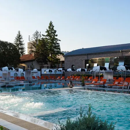 ホテル Kamengrad & 4*