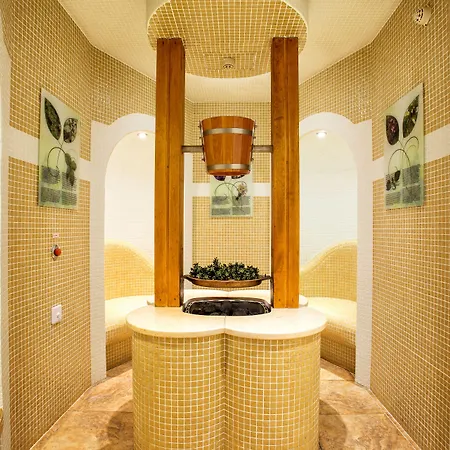 Kamengrad & Hotel 4*