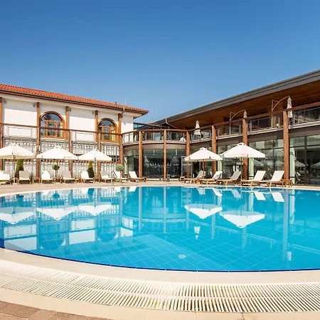 Kamengrad & Hotel 4*