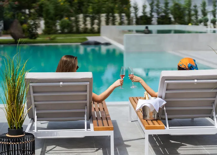 Kamengrad & 4* パナギュリシテ