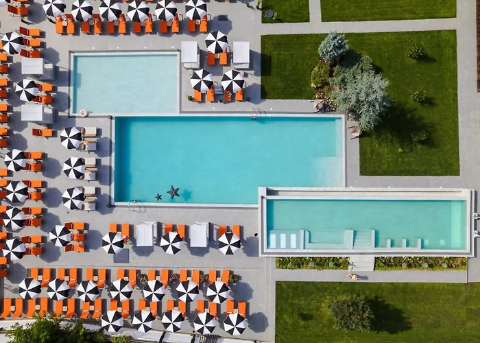 Kamengrad & 4* パナギュリシテ