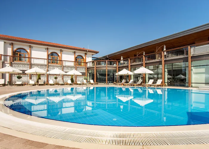 Kamengrad & Hotel 4*